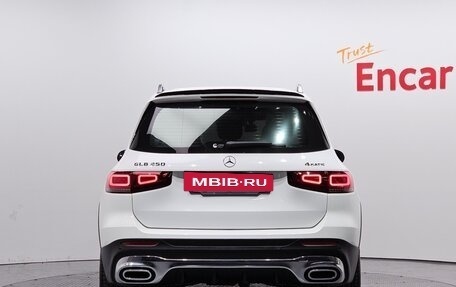 Mercedes-Benz GLB, 2022 год, 2 922 000 рублей, 4 фотография