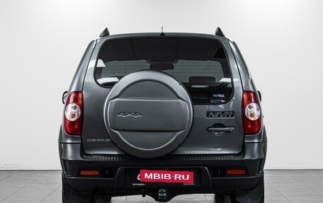 Chevrolet Niva I рестайлинг, 2018 год, 859 000 рублей, 4 фотография