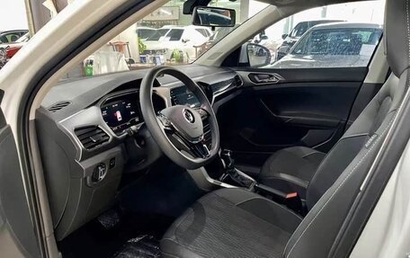 Volkswagen T-Cross I, 2023 год, 1 970 000 рублей, 4 фотография