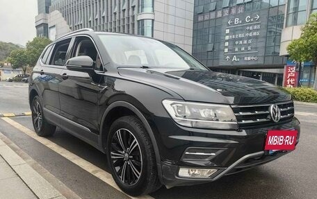 Volkswagen Tiguan II, 2021 год, 1 710 000 рублей, 1 фотография
