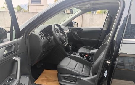 Volkswagen Tiguan II, 2021 год, 1 710 000 рублей, 11 фотография