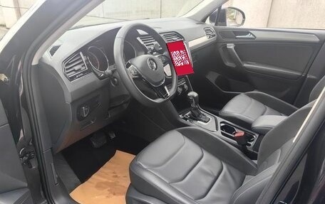 Volkswagen Tiguan II, 2021 год, 1 710 000 рублей, 12 фотография
