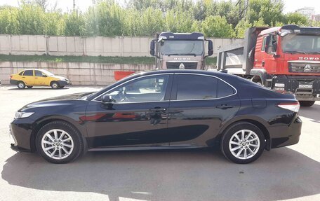 Toyota Camry, 2021 год, 2 100 000 рублей, 4 фотография