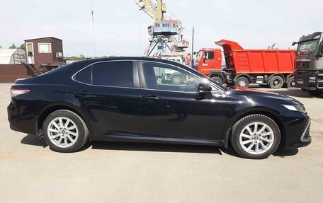 Toyota Camry, 2021 год, 2 100 000 рублей, 5 фотография