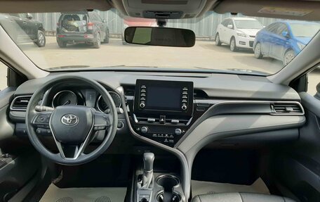Toyota Camry, 2021 год, 2 100 000 рублей, 9 фотография