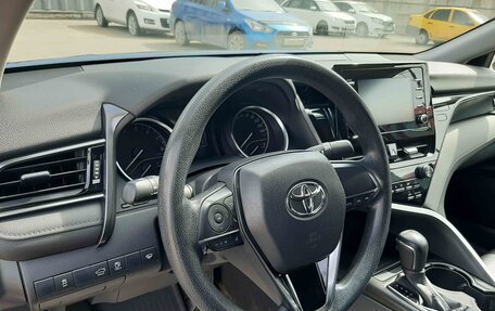 Toyota Camry, 2021 год, 2 100 000 рублей, 10 фотография