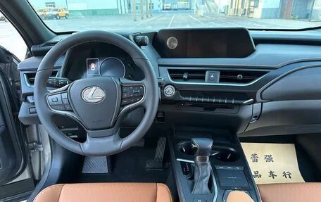 Lexus UX I, 2022 год, 2 550 000 рублей, 7 фотография