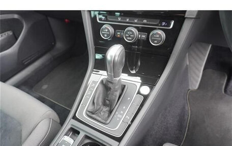 Volkswagen Golf VII, 2016 год, 900 035 рублей, 11 фотография