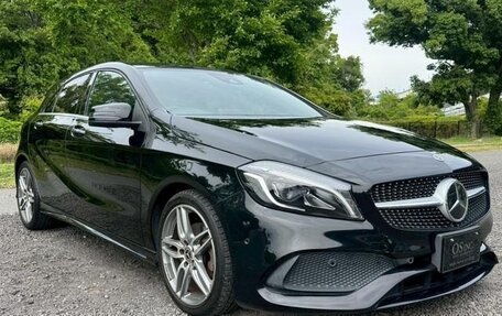 Mercedes-Benz A-Класс, 2017 год, 1 250 000 рублей, 3 фотография