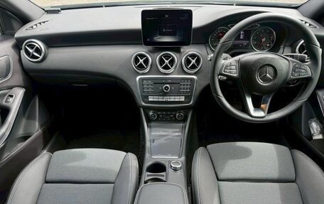 Mercedes-Benz A-Класс, 2017 год, 1 250 000 рублей, 12 фотография