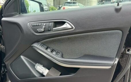 Mercedes-Benz A-Класс, 2017 год, 1 250 000 рублей, 14 фотография