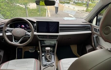 Volkswagen Tiguan II, 2021 год, 2 480 300 рублей, 6 фотография