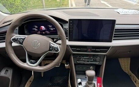 Volkswagen Tiguan II, 2021 год, 2 480 300 рублей, 7 фотография