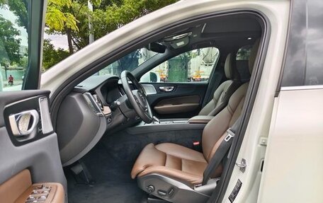 Volvo XC60 II, 2022 год, 3 010 000 рублей, 9 фотография