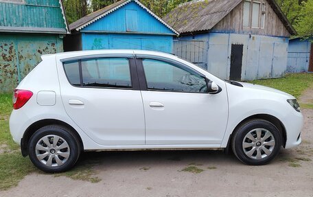 Renault Sandero II рестайлинг, 2016 год, 745 000 рублей, 8 фотография