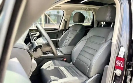 Volkswagen Touareg III, 2021 год, 5 100 999 рублей, 10 фотография