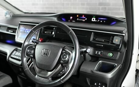 Honda Stepwgn IV, 2019 год, 2 800 000 рублей, 11 фотография