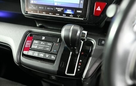 Honda Stepwgn IV, 2019 год, 2 800 000 рублей, 14 фотография