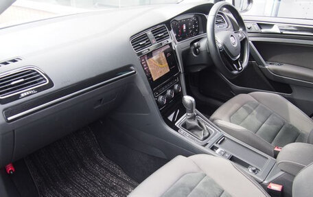 Volkswagen Golf VII, 2018 год, 1 100 035 рублей, 10 фотография