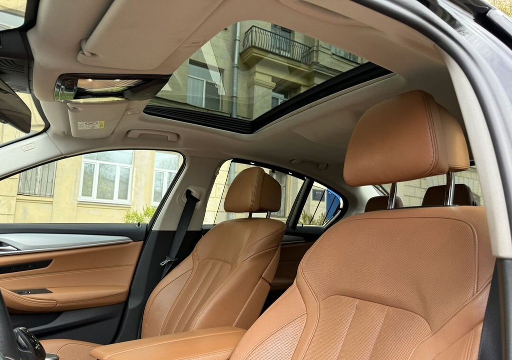 BMW 5 серия, 2018 год, 2 769 000 рублей, 15 фотография