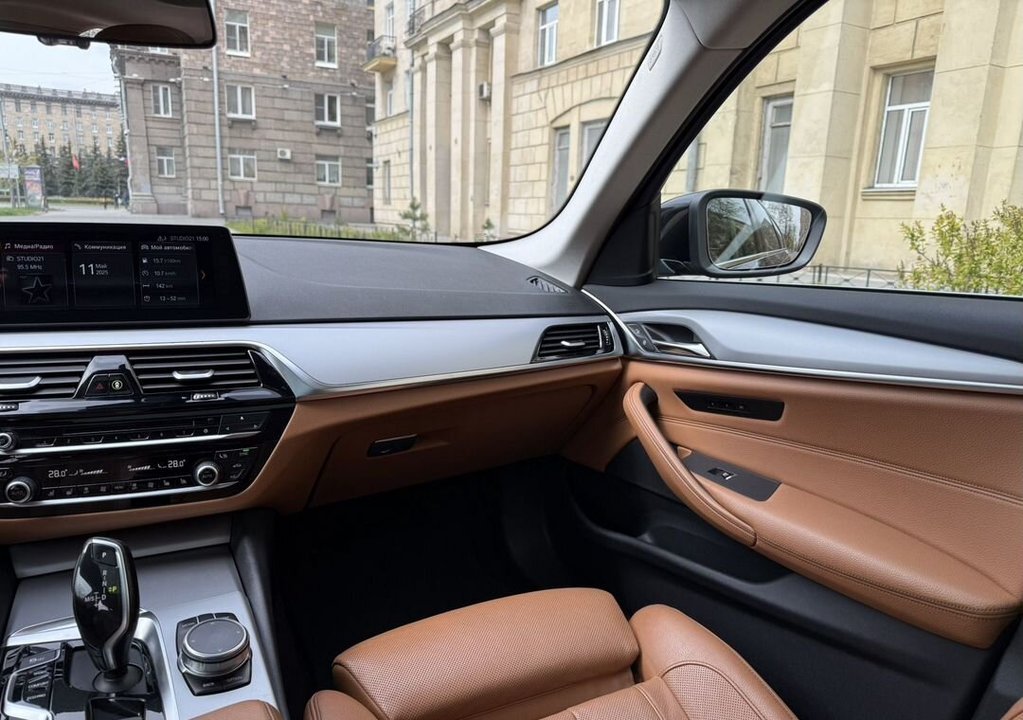 BMW 5 серия, 2018 год, 2 769 000 рублей, 13 фотография