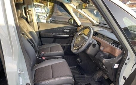Honda Freed II, 2022 год, 1 550 000 рублей, 5 фотография