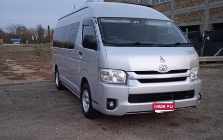 Toyota RegiusAce, 2015 год, 2 850 000 рублей, 4 фотография