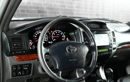 Toyota Land Cruiser Prado 120 рестайлинг, 2005 год, 1 875 000 рублей, 13 фотография