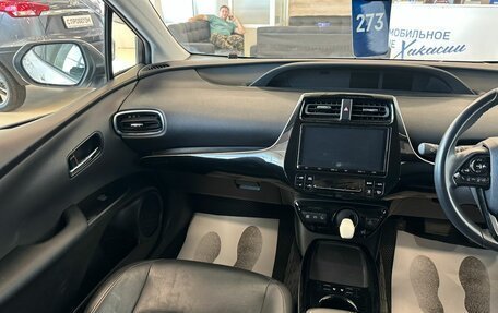 Toyota Prius IV XW50, 2019 год, 2 189 000 рублей, 14 фотография