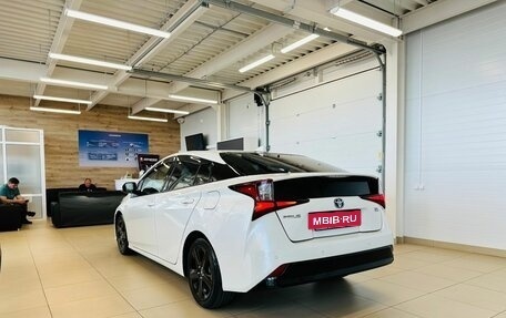 Toyota Prius IV XW50, 2019 год, 2 189 000 рублей, 4 фотография