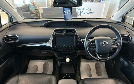 Toyota Prius IV XW50, 2019 год, 2 189 000 рублей, 16 фотография