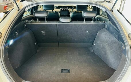 Toyota Prius IV XW50, 2019 год, 2 189 000 рублей, 19 фотография