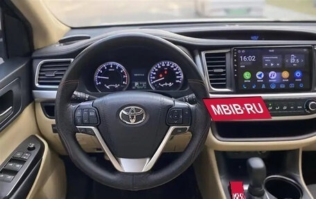 Toyota Highlander III, 2021 год, 2 650 000 рублей, 9 фотография