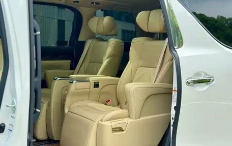 Toyota Alphard III, 2020 год, 7 100 000 рублей, 5 фотография
