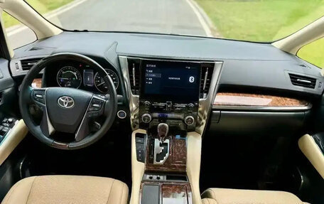 Toyota Alphard III, 2020 год, 7 100 000 рублей, 6 фотография
