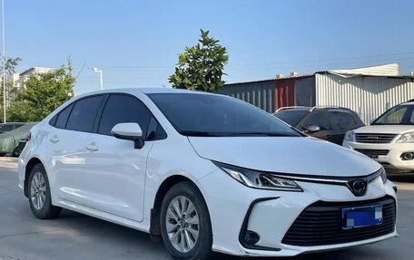 Toyota Corolla, 2022 год, 1 300 000 рублей, 3 фотография