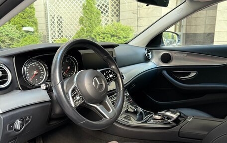 Mercedes-Benz E-Класс, 2019 год, 3 590 000 рублей, 5 фотография