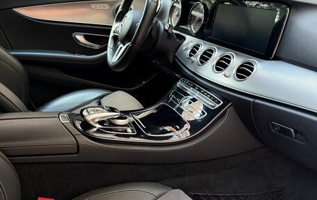 Mercedes-Benz E-Класс, 2019 год, 3 590 000 рублей, 7 фотография