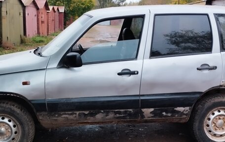 Chevrolet Niva I рестайлинг, 2004 год, 230 000 рублей, 3 фотография