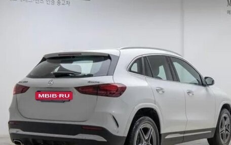 Mercedes-Benz GLA, 2024 год, 4 400 000 рублей, 2 фотография