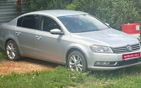 Volkswagen Passat B7, 2011 год, 970 000 рублей, 2 фотография