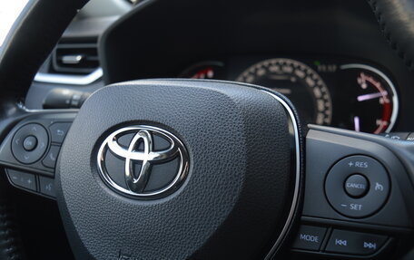 Toyota RAV4, 2021 год, 3 760 000 рублей, 10 фотография