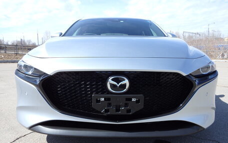 Mazda 3, 2022 год, 2 270 000 рублей, 39 фотография