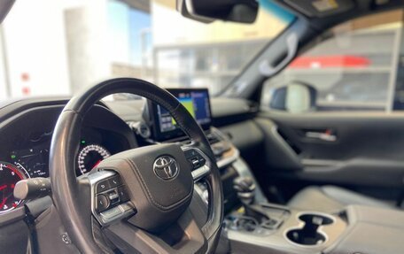 Toyota Land Cruiser, 2021 год, 10 800 000 рублей, 17 фотография