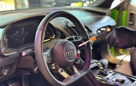 Audi R8, 2022 год, 16 750 000 рублей, 5 фотография