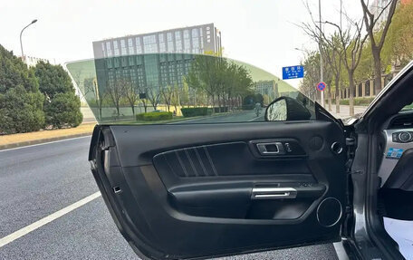 Ford Mustang VI рестайлинг, 2020 год, 2 800 000 рублей, 8 фотография