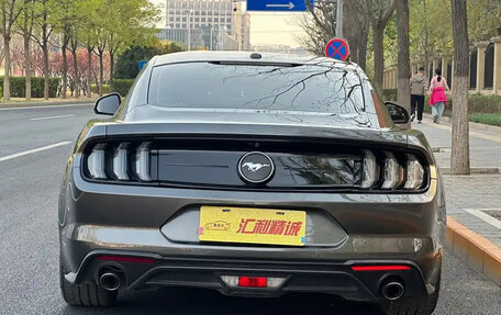 Ford Mustang VI рестайлинг, 2020 год, 2 800 000 рублей, 4 фотография