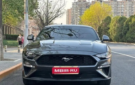 Ford Mustang VI рестайлинг, 2020 год, 2 800 000 рублей, 2 фотография