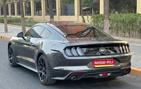 Ford Mustang VI рестайлинг, 2020 год, 2 800 000 рублей, 6 фотография