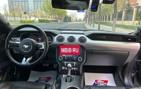Ford Mustang VI рестайлинг, 2020 год, 2 800 000 рублей, 12 фотография